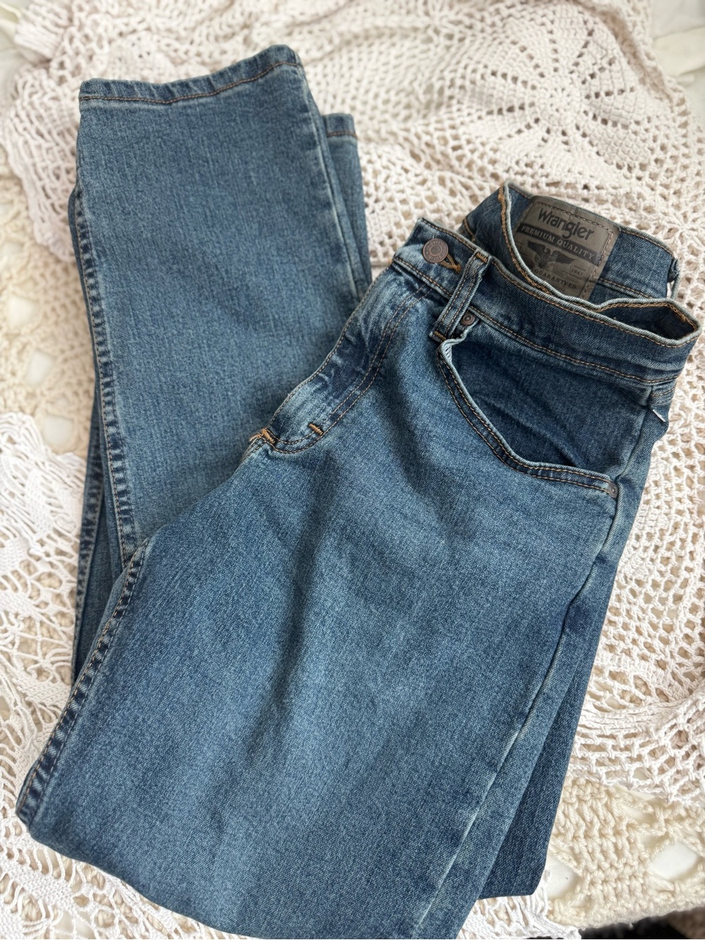 Wrangler men’s High-Rise Blue Denim Jeans